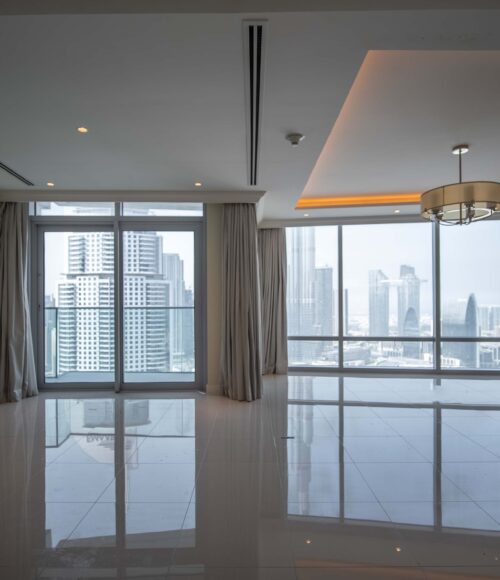 Adress Fountain View APT 2703