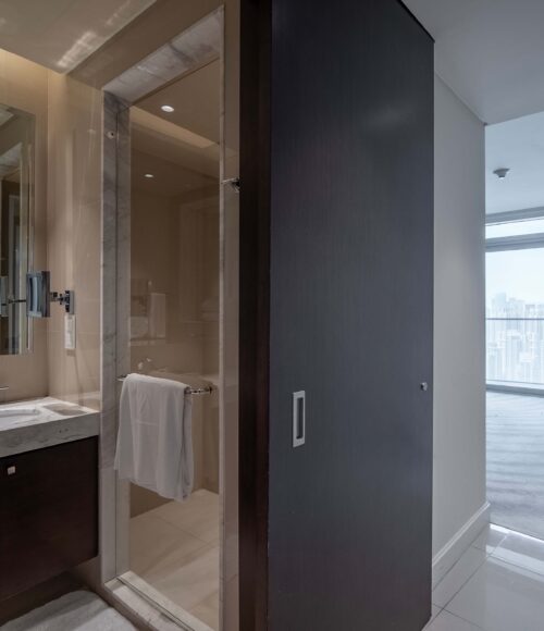 Adress Fountain View APT 2703