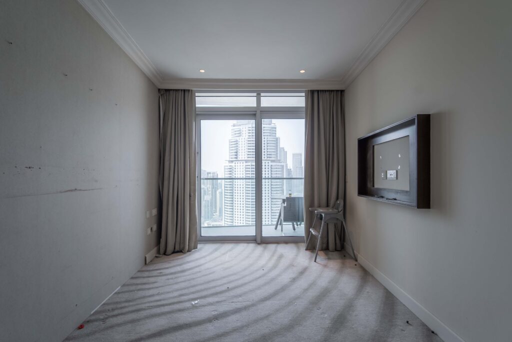 Adress Fountain View APT 2703