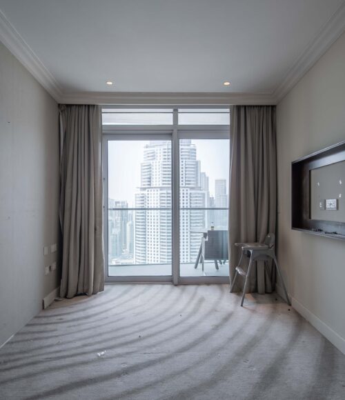 Adress Fountain View APT 2703